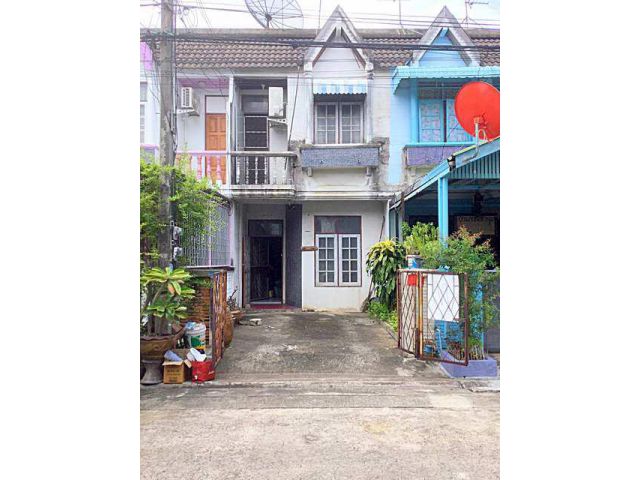 ทาวน์เฮ้าส์ 17 ตร.วา หมู่บ้านอยู่เจริญ ลาดพร้าว101