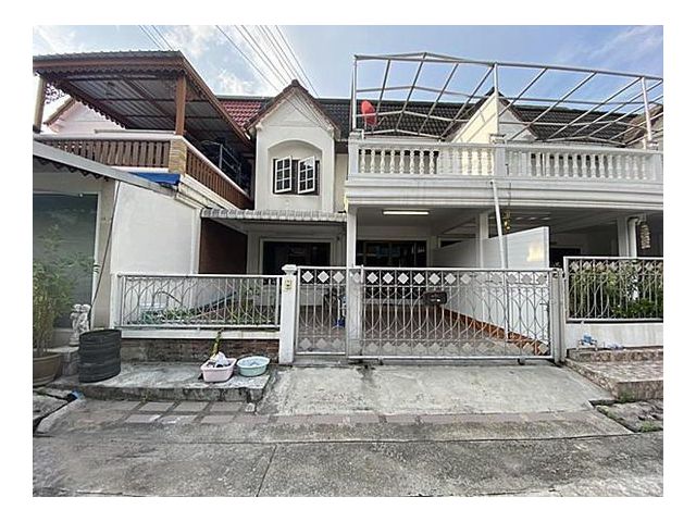 ให้เช่าทาวน์เฮ้าส์ 2 ชั้น ซอยวชิรธรรมสาธิต 21