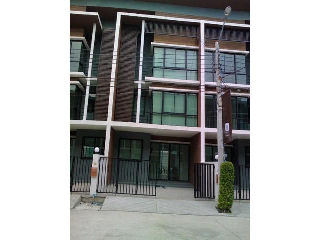 ปล่อยเช่า ทาวน์โฮม 3ชั้น ถนนหทัยราษฎร์ ย่านมีนบุรี