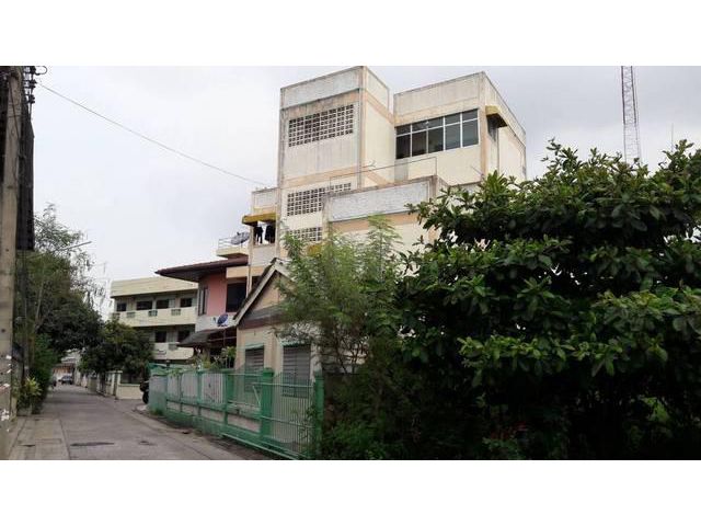 ขายตึกสำนำกงานพร้อมที่พัก ซอยลำลูกกา3 จามร11