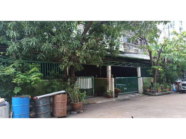 ขายด่วน ตึกแถว โรงงาน 3.5ชั้น พร้อมกิจการ ธุรกิจอุปกรณ์เรือประมง สเตนเลส หมู่บ้านขุมทองเพชรเกษม เนื้อที่120 ตรว.