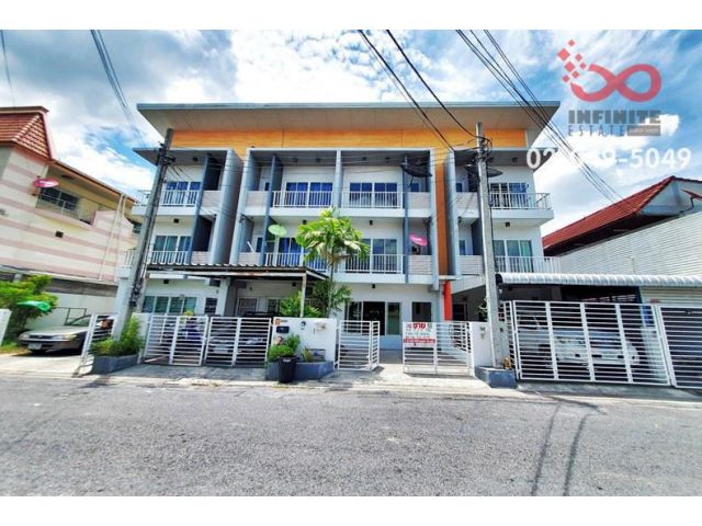 ขายทาวน์โฮม 3 ชั้น ซอยลาดปลาเค้า 72 แยก 2 ถนนลาดปลาเค้า
