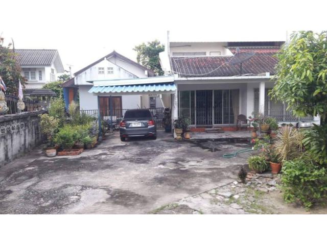 ขายบ้านเดี่ยวใกล้สุขุมวิท 143ตรว.เหมา 3.2 ล้าน ต.ห้วยกะปิ อ.เมือง จ.ชลบุรี