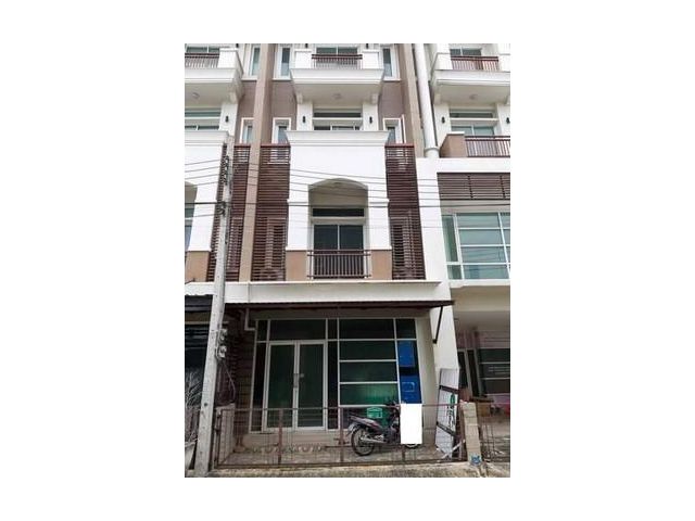 ทาวน์โฮม Premium Place นวมินทร์-ลาดพร้าว 101