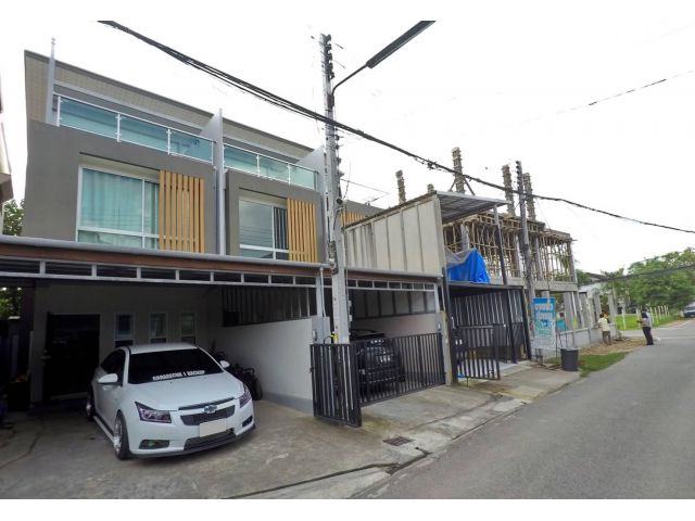 ขายทาวน์โฮม 3 ชั้น (มือ 1) 3ห้องนอน 3ห้องน้ำ ต.ท่าศาลา อ.เมืองเชียงใหม่ จ.เชียงใหม่