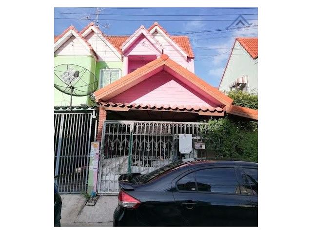 ขาย ทาวน์เฮ้าส์ราคาถูก หมู่บ้านโกลด์แลนด์ ประชาอุทิศ-คู่สร้าง