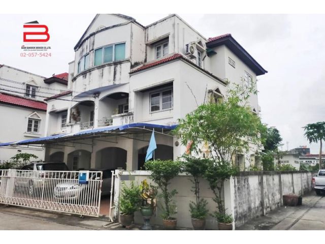 บ้านแฝด 3 ชั้น (มี 2 หลัง) หลังมุม โครงการ บ้านสวน 5 กลางเมือง เนื้อที่ 72.3 อ.เมือง นนทบุรี