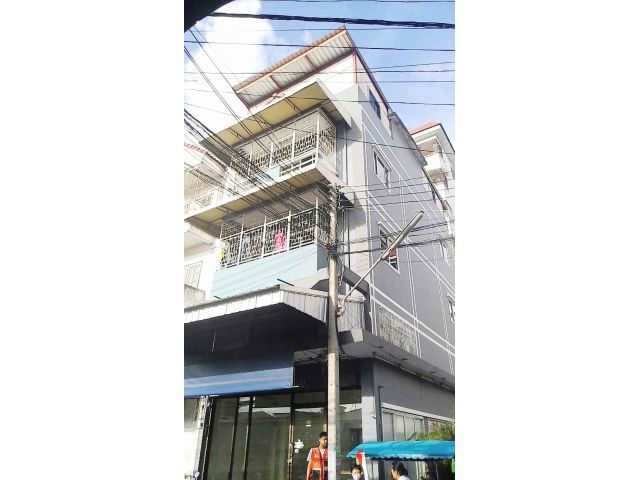 ให้เช่าตึกแถวหัวมุม3ชั้นครึ่ง ซอยรังสิตปทุมธานี15