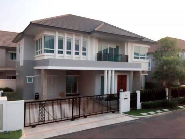ขายบ้านเดี่ยว แกรนด์บางกอก บูเลอวาร์ด พระราม 9 ศรีนครินทร์ ขนาด 75 ตรว. ถนนกรุงเทพกรีฑา พื้นที่ใช้สอย 335 ตารางเมตร ความ