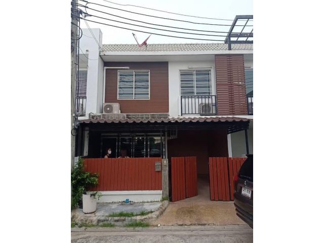ให้เช่าทาวน์โฮมอารียา คัลเลอร์สพรีเมี่ยมลาดปลาเค้า