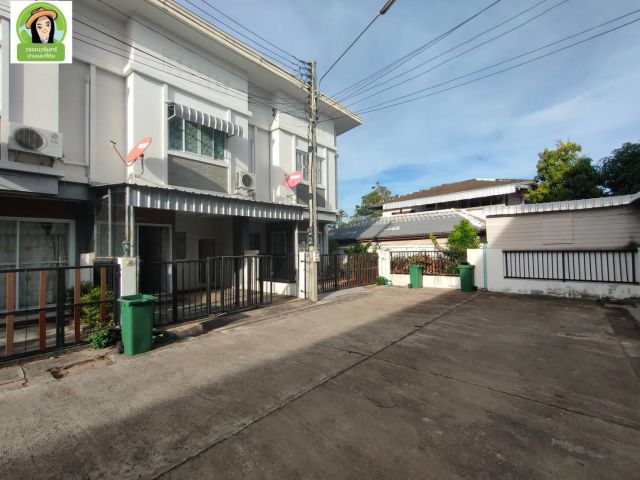 ขายต่ำกว่าราคาประเมิน ทาวน์โฮมเมโทรทาวน์/คลังอาวุธ