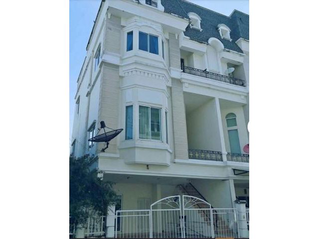 ขายทาวน์โฮม 3 ชั้น ยูโรโนวา ลาดกระบัง
