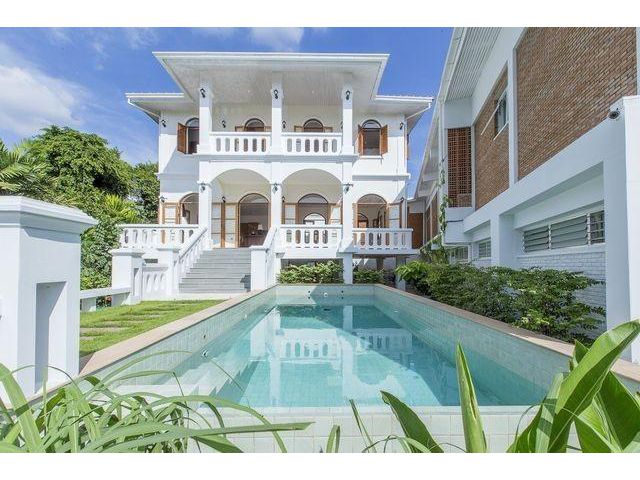 ให้เช่าบ้านเดี่ยว3ชั้นย่านสุขุมวิท ตกแต่งสวยพร้อมอยู่ พร้อมสระว่ายน้ำส่วนตัว สุขุมวิท101/1 ใกล้ BTS ปุณวิถี
