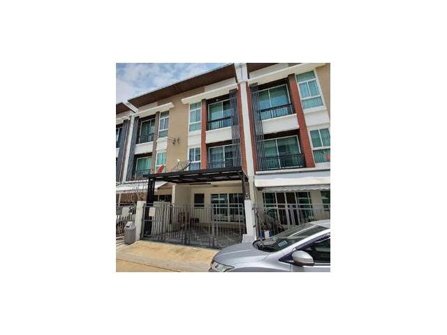 ทาวน์โฮม 3 ชั้น บ้านกลางเมือง โชคชัย 4 ซอย 50