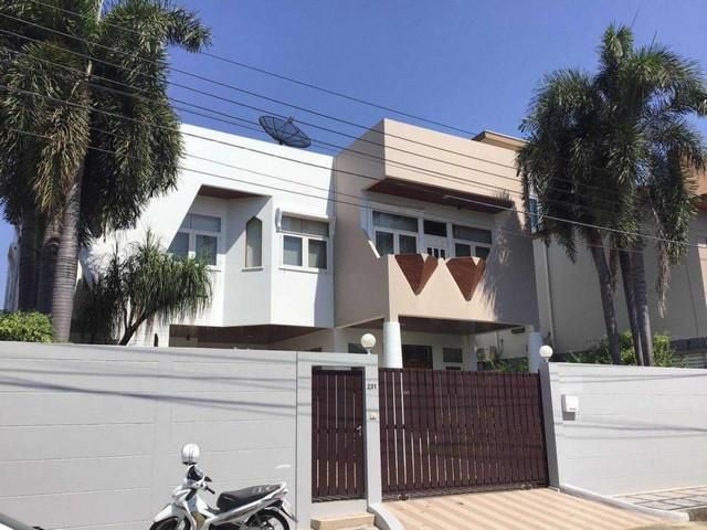 โครงการหมู่บ้านเมืองทอง 2 ซอยพัฒนาการ 61
