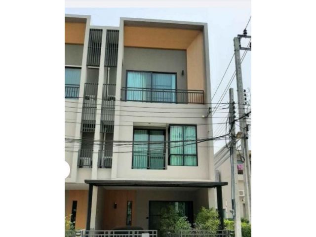 หมู่บ้านเดอะแคนวาส สุขุมวิท สำโรง