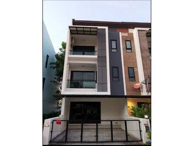 ให้เช่าทาวน์โฮม 3.5 ชั้น เอชทูโอ ราม2–สุวรรณภูมิ