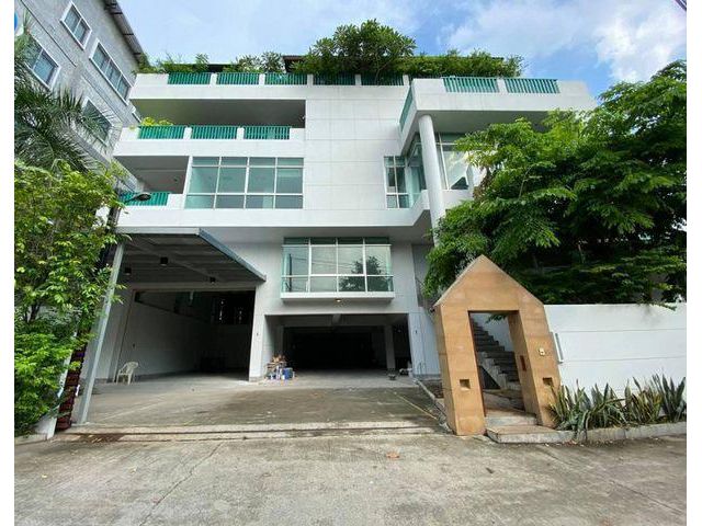 ให้เช่าอาคารสำนักงาน 5ชั้นพร้อมโกดัง พร้อมลิฟท์ใกล้MRTแยกไฟฉาย ย่านจรัญสนิทวงศ์ แยกไฟฉาย