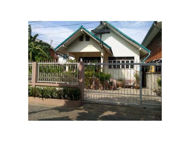 ให้เช่าบ้านเดี่ยวชั้นเดียว  ซอยวชิรธรรมสาธิต51