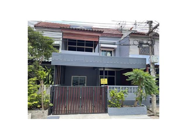 ขาย ทาวน์เฮาส์ 2 ชั้น  หมู่บ้านวรางกูล