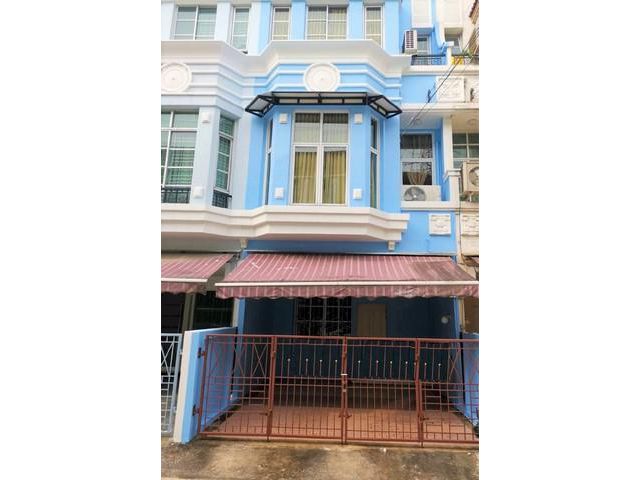 ขายทาวน์โฮม 3 ชั้น บ้านกลางเมืองเดอะปารีส รัชวิภา