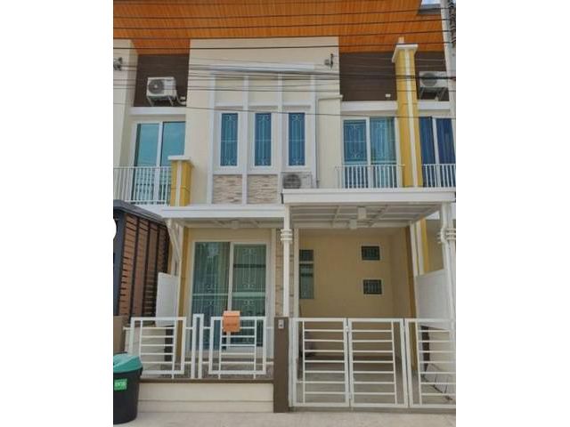 ให้เช่าทาวน์โฮม2 ชั้น โกลเด้นทาวน์ เฉลิมพระเกียรติ-สวนหลวง ทางทิศเหนือเย็นสบาย