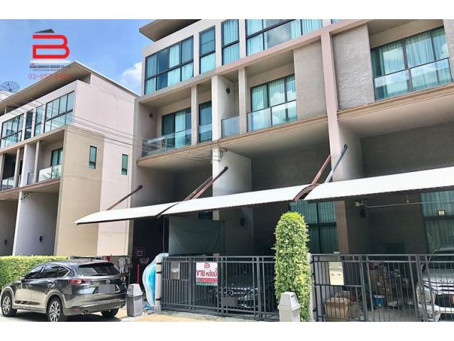 ทาวน์โฮม 3.5 ชั้น โครงการ บ้านกลางเมือง รัชโยธิน เนื้อที่ 20 ตรว. มี 3 ห้องนอน 4 ห้องน้ำ เขตจตุจักร