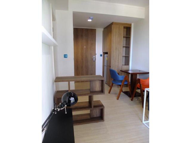 คอนโดคอนโดThan Livingรัชดา-ประชาอุทิศ  1BED วิวสระ