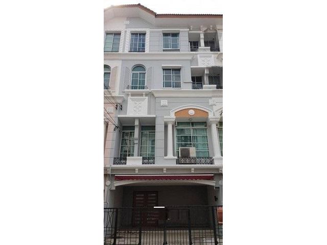 ให้เช่าทาวน์โฮม 4 ชั้น บ้านกลางเมือง ใกล้เลียบด่วน