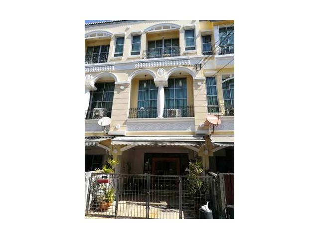 ทาวน์เฮ้าส์ บ้านกลางเมืองพระราม 9 ศรีนครินทร์
