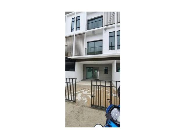 ทาวน์โฮม 3 ชั้น Patio ศรีนครินทร์-พระราม 9