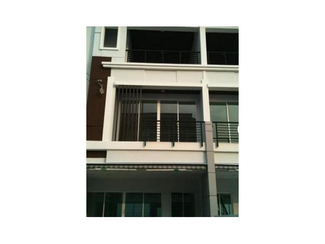 ทาวน์โฮม 3 ชั้น บ้านกลางเมือง สาทร-ราชพฤกษ์