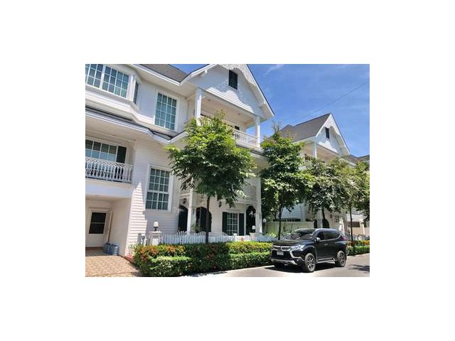บ้านเดี่ยว 3 ชั้น Fantasia Villa 3 ซ.สุขุมวิท 109