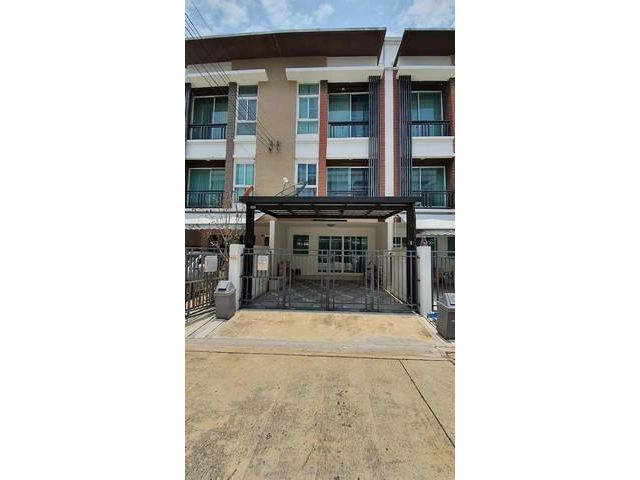 ให้เช่าทาวน์โฮม 3ชั้น บ้านกลางเมืองโชคชัย4 ซอย50 ถนนลาดพร้าว โชคชัย4 เหมอะพักอาศัย