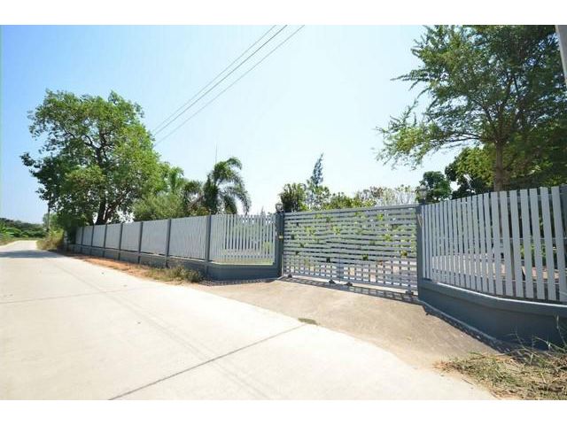 บ้านเดี่ยว พร้อมที่ดิน 2 ไร่ อ.ท่ายาง จ.เพชรบุรี