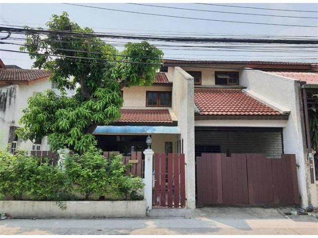 บ้านแฝดบุษราคัมวิลเลจ