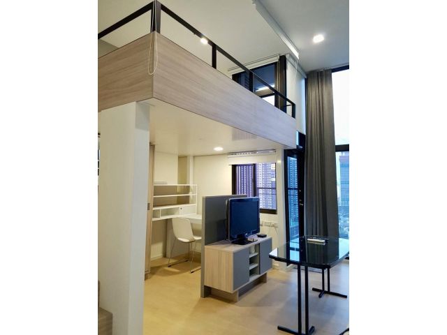 HOT ให้เช่าคอนโด Chewathai Residence อโศก ชั้น18 ห้อง Loft Duplex ใกล้ MRT พระราม 9
