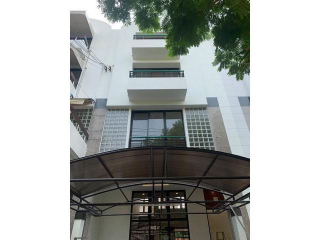ให้เช่าทาวน์เฮ้าส์ 4 ชั้น Home Place สุขุมวิท 71