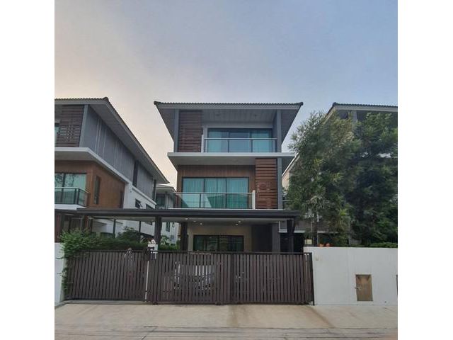 ขายบ้านเดี่ยวโครงการ : หมู่บ้านศุภาลัย เอสเซ้นส์