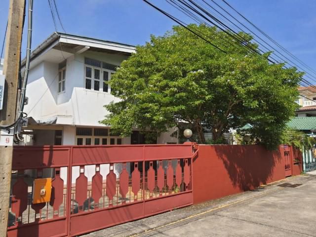 รหัสทรัพย์ B1433 บ้านเดี่ยว 2 ชั้น หมู่บ้านไทยศิริเหนือ
