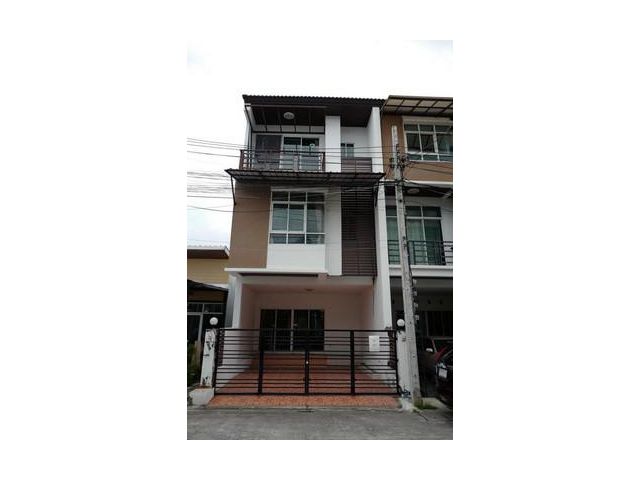 ทาวน์โฮม 3.5 ชั้น The Roof เดอะ รูฟ แจ้งวัฒนะ