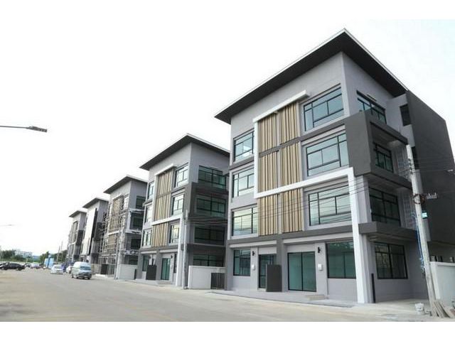 โฮมออฟฟิศ 4 ชั้น โครงการฟิฟธ์ เอเวนิว ลาดกระบัง
