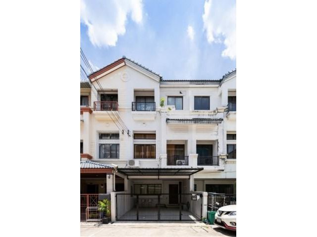 ให้เช่าทาวน์โฮม3 ชั้น บ้านกลางเมือง รัชดาเหม่งจ๋าย