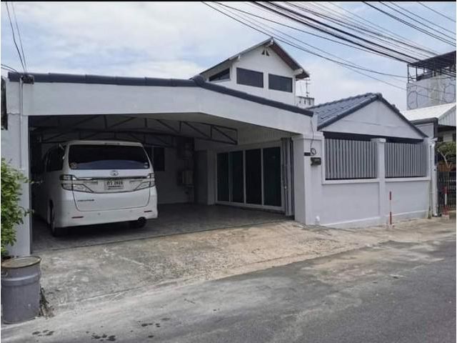 เช่า บ้านเดี่ยว หมู่บ้านมณียา ถ.ประดิษฐ์มนูธรรม (เลียบทางด่วนรามอินทรา-อาจณรงค์)