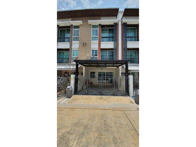 ให้เช่าทาวน์โฮม 3 ชั้น โครงการบ้านกลางเมืองโชคชัย 4 ซอย 50 ย่านโชคชัย 4 เหมอะพักอาศัย