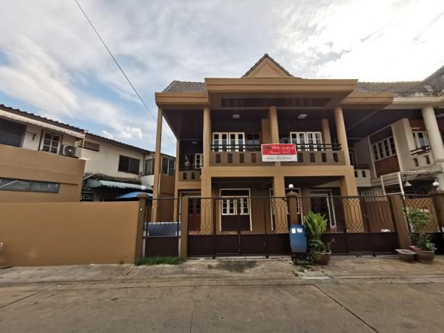 รหัสทรัพย์ B1569 ทาวน์โฮม 2 ชั้น  หมู่บ้านบดินทรรักษา 4 ซอยคู้บอน 27 แยก 25