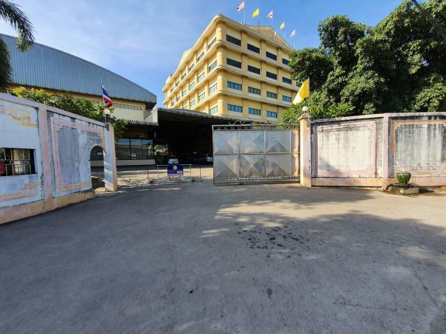 โรงงาน7000ตร.ม ถนนเศรษฐกิจ 1  จ.สมุทรสาคร