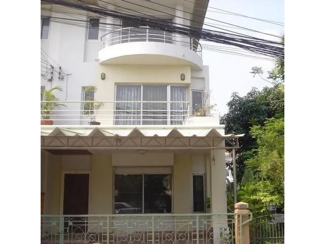 ให้เช่าทาวน์โฮม 3ชั้น ศุภาลัยวิลล์ ซอยรัชดาภิเษก32