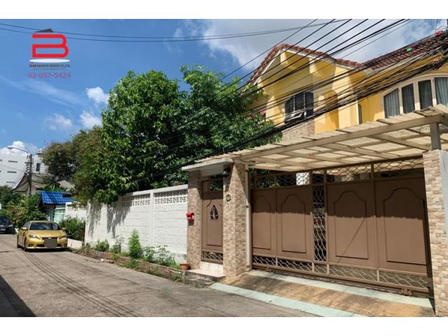 บ้านเดี่ยว 2 ชั้น ซอยลาดพร้าว 71 เนื้อที่ 98 ตรว. เขตวังทองหลาง พร้อมอยู่