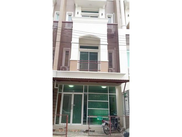 ให้เช่า ทาวน์โฮม พรีเมี่ยมเพลส นวมินทร์ลาดพร้า101